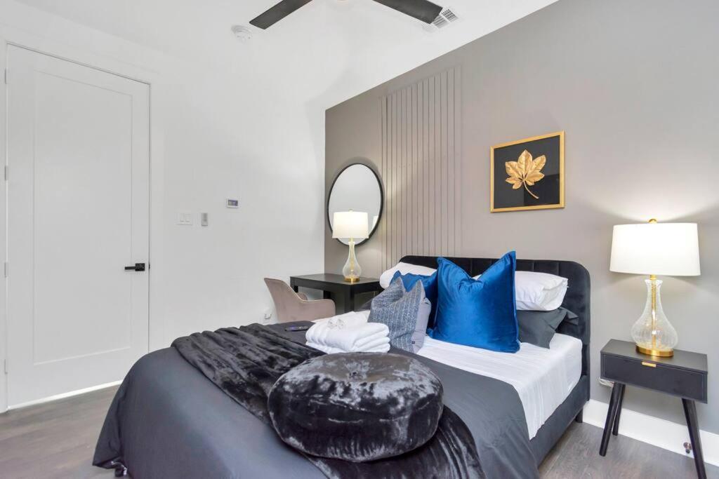 The Suite Spot! Downtown Skyline Views! Sleeps 12 Houston Extérieur photo