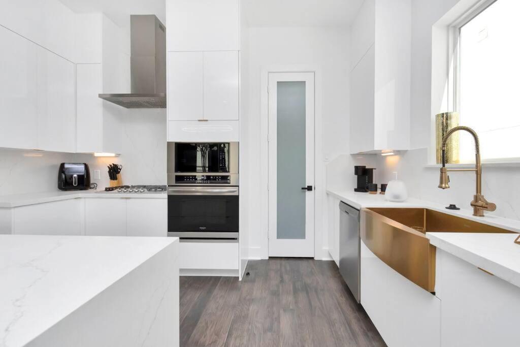 The Suite Spot! Downtown Skyline Views! Sleeps 12 Houston Extérieur photo